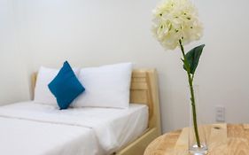Auhome- Minimalist Apartment